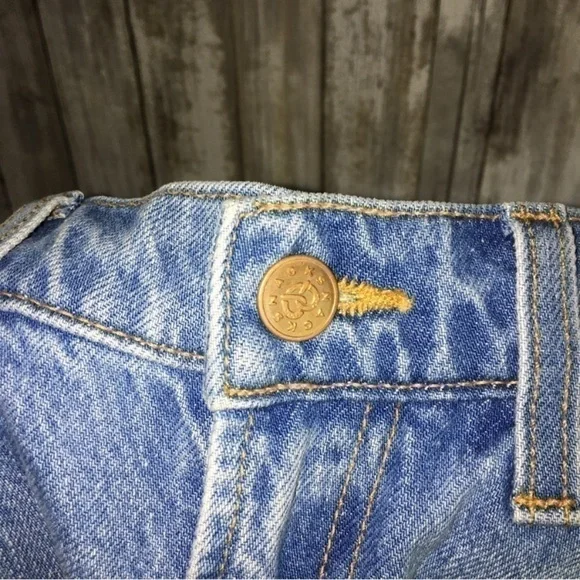 NWT MOTHER The Twizzy Knee Shorts Snacks High Rise Denim Shorts Size 27 - Picture 4 of 7